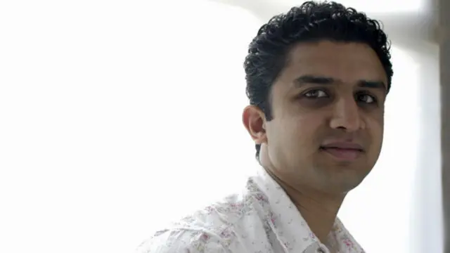 أديم يونس يشجع الشباب على إشراك أسرهم في عملية الاختيار عبر الإنترنت