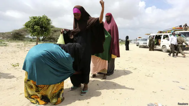 Somalia women searching