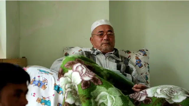 Ayah Abbas terkena stroke dan tidak bisa memberinya pelatihan yang layak.