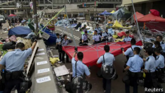 မရှင်းလင်းမီ ဆန္ဒပြသူတွေ ထွက်ခွာဖို့ နာရီဝက် အချိန်ပေးခဲ့