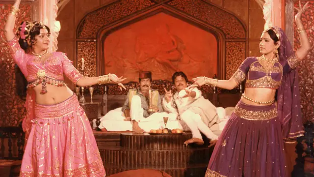 तस्वीरें: खोज अंतराष्ट्रीय कलाकार एसोसिएशन