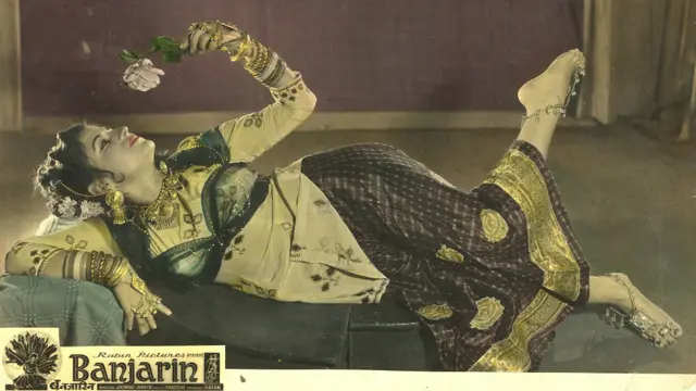 तस्वीरें: खोज अंतराष्ट्रीय कलाकार एसोसिएशन