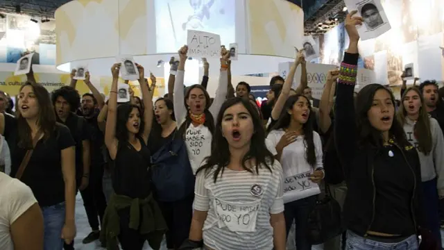 Protesta por la desaparición de estudiantes en Iguala, Guerrero