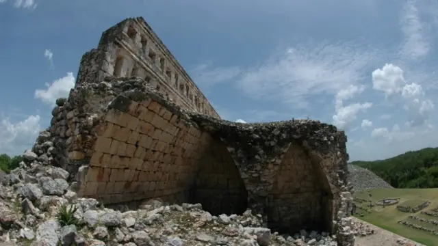 Kabah, zona arqueológica de México donde se investiga el código Puuc. Foto: Mauricio Marat, INAH