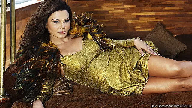 راکھی ساونت نئے نئے طریقوں سے سرخیوں میں رہنے کی کوشش کرتی ہیں