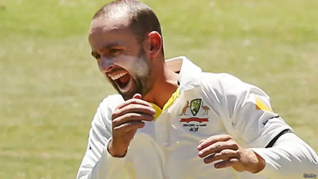 نیتھن لوائن نے اس میچ میں مجموعی طور پر 12 وکٹیں حاصل کیں