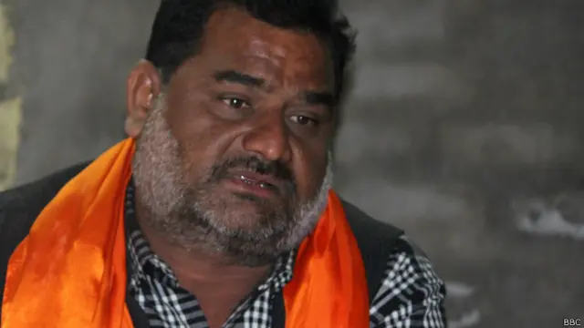 ’یہ لوگ اتنے سالوں سے یہاں رہ رہے ہیں۔ مگر ان کے پاس ان کا کوئی شناختی کارڈ نہیں ہے‘