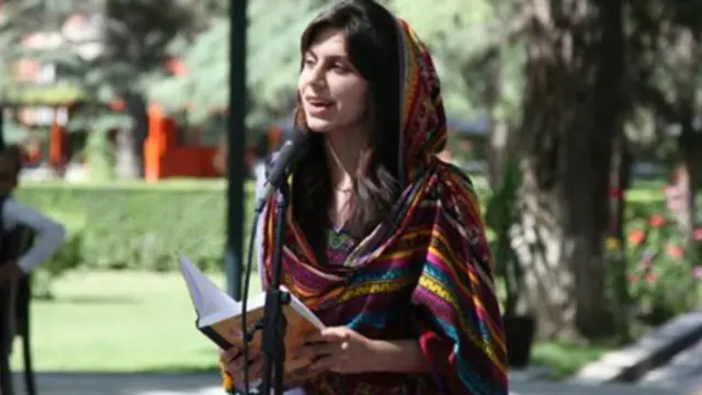 ما نه غوښتل د نورو ډېرو حماسي شعرونو غوندې توره، وینه، جنګ او مرګ وستایم. اوس مهال زما هېوادوال د ژوند او مینې پیغام ته اړتیا لري.