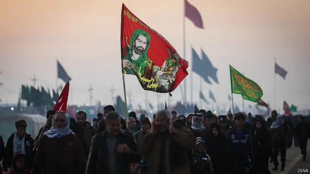 زائران ایرانی از سه مسیر به سوی کربلا راهپیمایی کردند