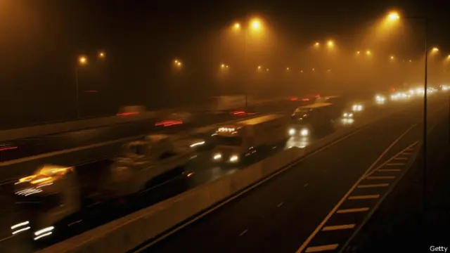 A rodovia M25, na Grã-Bretanha