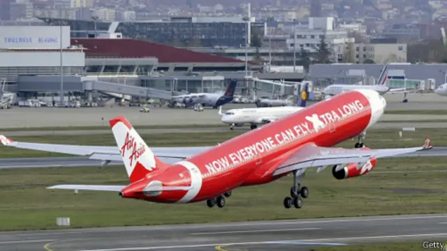 کله چې الوتکه د اندونیزا له سورابایا هوايي ډګره والوته، نژدې ۴۲ دقیقې وروسته تري تم شوه.