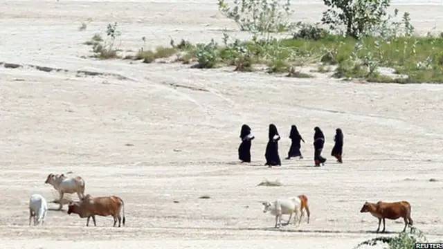 ازنان یمنی بیشتر اوقات بدون بازرسی از مرز می‌گذرند.