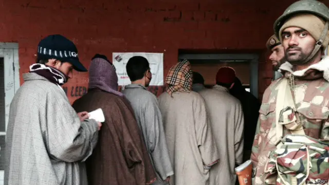 کشمیر میں انتخابات میں عوام کی بڑی تعداد نے ووٹ ڈالے تھے
