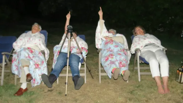 ستاروں کا نظارہ کرنے والے اس طرح کے مناظر کے لیے نہ جانے کتنی راتیں اختر شماری میں گذارتے ہیں