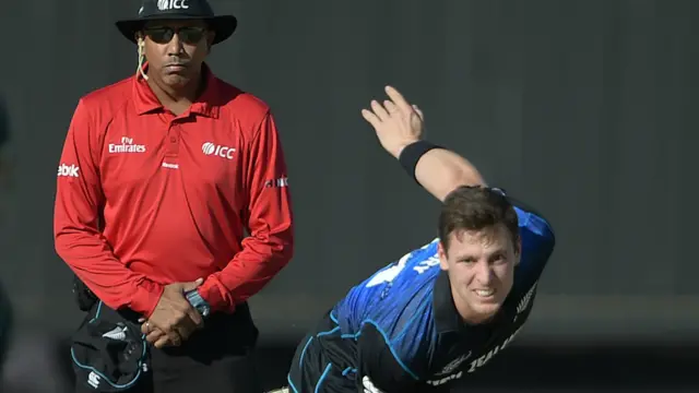 نیوزی لینڈ کی جانب سے میٹ ہینری نے تین کھلاڑیوں کو آؤٹ کیا۔