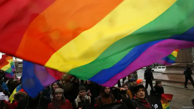 دیده‌بان حقوق بشر می‌گوید که مقامات روسیه به عمد خشونت و تبعیض نسبت دگرباشان جنسی را نادیده می‌گیرند 