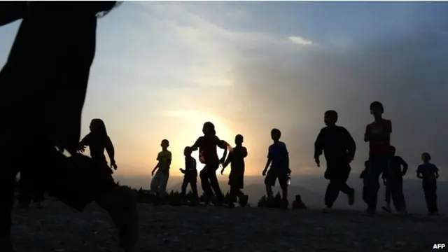 بچوں کے حقوق پر سنہ 1989 کے کنوینشن کی دفعہ ایک کے مطابق 18 سال سے کم عمر کا ہر شخص بچہ ہے