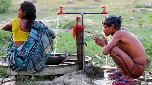 دس سال قبل بھارت میں پانچ سال سے کم عمر کے 40 فیصد بچوں میں غدائی قلت کے آثار تھے اور اب یہ شرح تقریباً ایک تہائی رہ گئی ہے