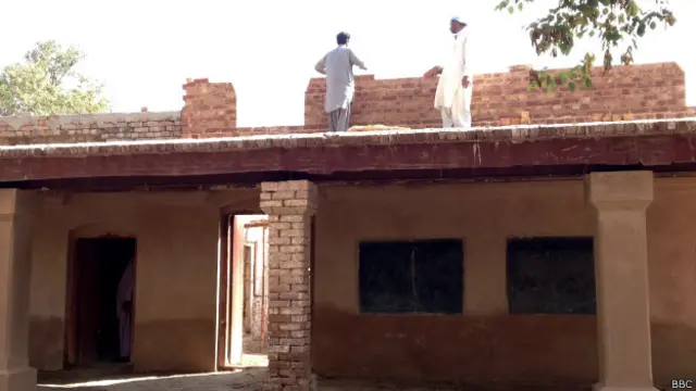 بھگت سنگھ برطانوی راج کے خلاف مزاحمت کی ایک علامت ہیں جنھیں 24 برس کی عمر میں ایک انگریز پولیس افسر کے قتل پر لاہور میں پھانسی کی سزا دی گئی تھی