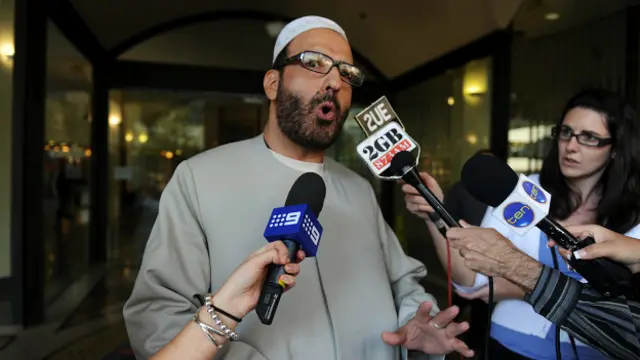 मन हारून मोनिस