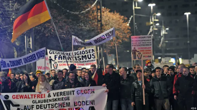 Las marchas semanales en Dresden contra el Islam están atrayendo cada vez más participantes.