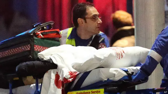 پولیس کے مطابق اس واقعے میں حملہ آور سمیت 3 افراد ہلاک ہوئے ہیں