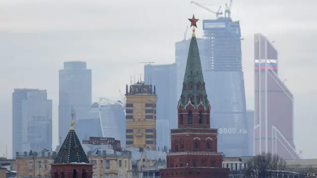 Капитализация российского фондового рынка уже меньше стоимости акций Microsoft. Такими темпами занимать офисные помещения "Москва-сити" скоро будет некому