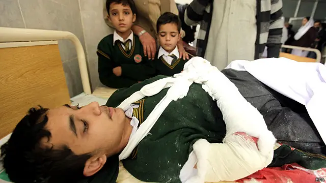 د لیډي ریډینګ روغتون د ایمرجنسۍ برخې ویلي، دوی ته تر ۸۰ ډ‌ېر ټپیان ور وړل شوي