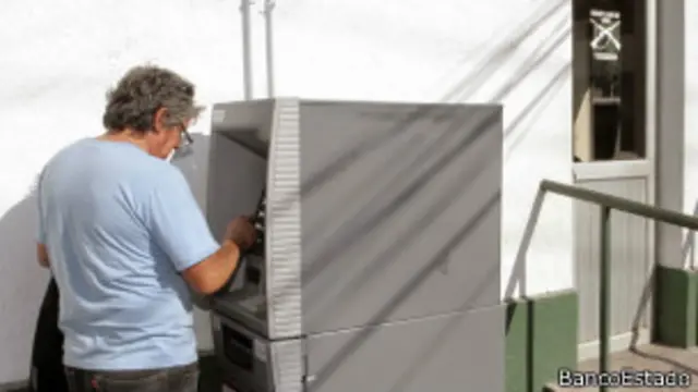 Cajeros en comisarias de Chile