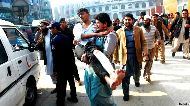 زخمیوں کو سی ایم ایچ اور لیڈی ریڈنگ ہسپتال لے جایا گیا ہے