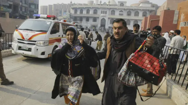 پاکستان کی وفاقی حکومت نے اس واقعے پر ملک بھر میں تین روزہ سوگ کا اعلان کیا ہے۔ 