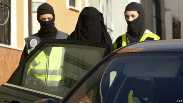 دستگیری یک زن متهم به همکاری با داعش در ملیلیه