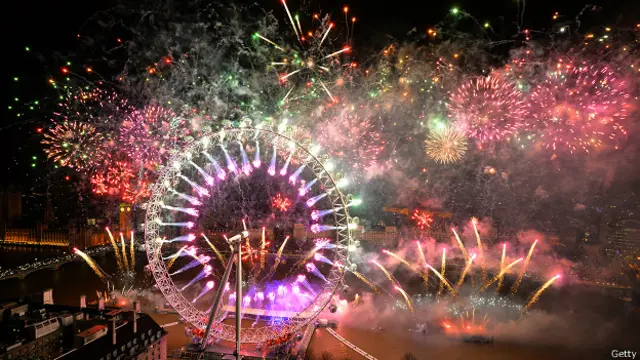 Fuegos artificiales en Londres, en el año nuevo de 2014