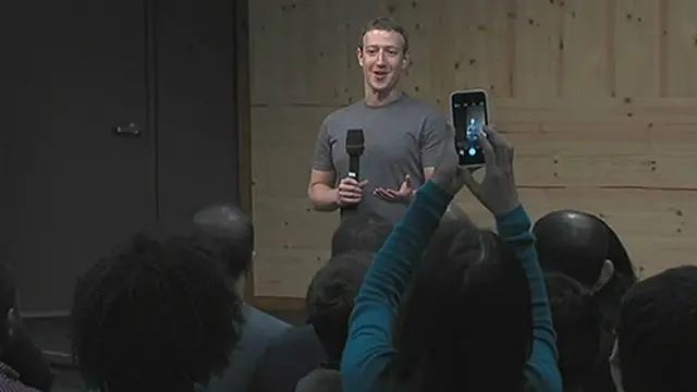 Mark Zuckerberg từng hội trường tại một đại học ở Bắc Kinh sửng sốt vì thực hiện phần hỏi đáp 30 phút bằng tiếng Trung.