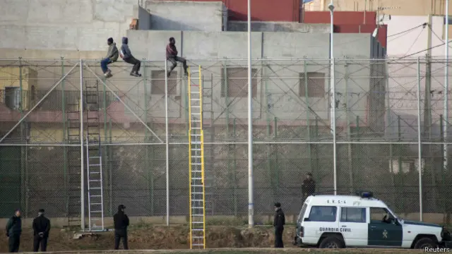 Граница, забор в Мелилье