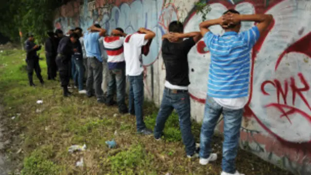 La policía redadades