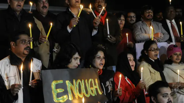 عام لوگوں کا کہنا ہے کہ بہت ہو گیا اب دہشت گردوں سے کوئی نرمی نہیں برتی جانی چاہیے۔