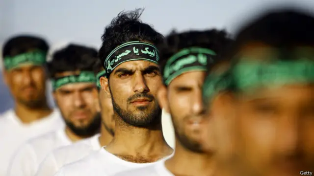 Voluntarios chiitas se entrenan para enfrentar a EI