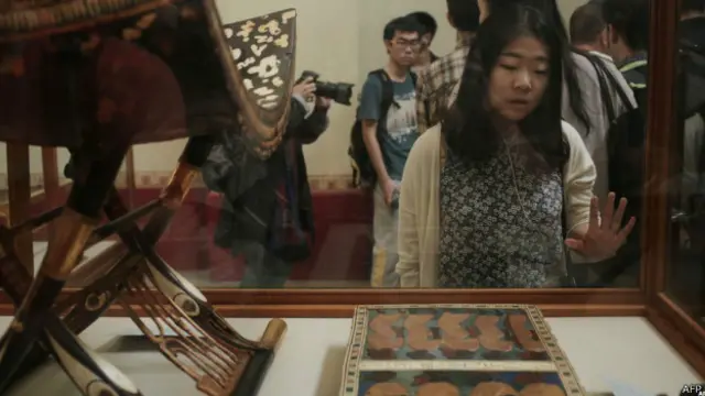 Витрина в экспозиции музея