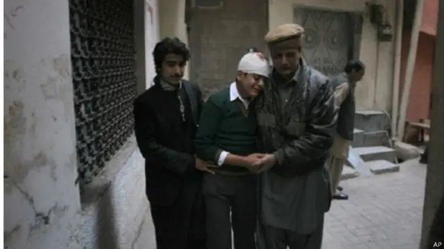 كانت حصيلة الجرحى 125 شخصا، بحسب احصائية للجيش