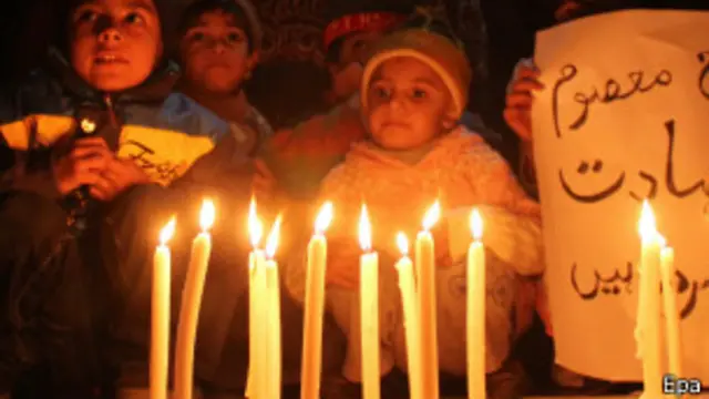 पेशावर स्कूल हमला मौत का मातम