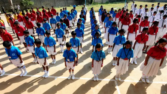 एक भारतीय स्कूल के बच्चे.