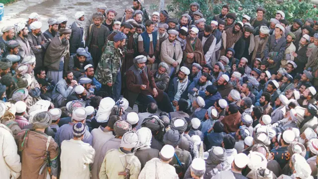 دوستم او کلیوال خلک مزار شریف کې، ۲۰۰۳ کال اګست میاشت