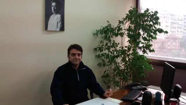 پرتره رزا لوکزمبورگ، مارکسیست انقلابی در دفتر کار نیکوس سامانیدیس