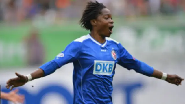 آنمونا حالا در تیم قهرمان لیگ آلمان بازی می‌کند