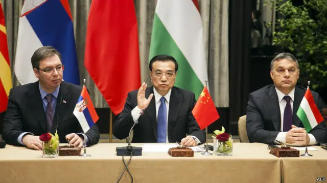 中国总理李克强说，中方有信心在两年内建成新铁路