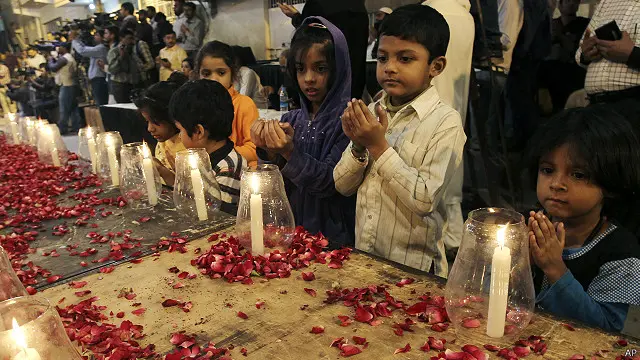 قتل 132 طفلا في الهجوم الذي قالت طالبان باكستان إنه رد على استهداف الجيش لمسلحيها