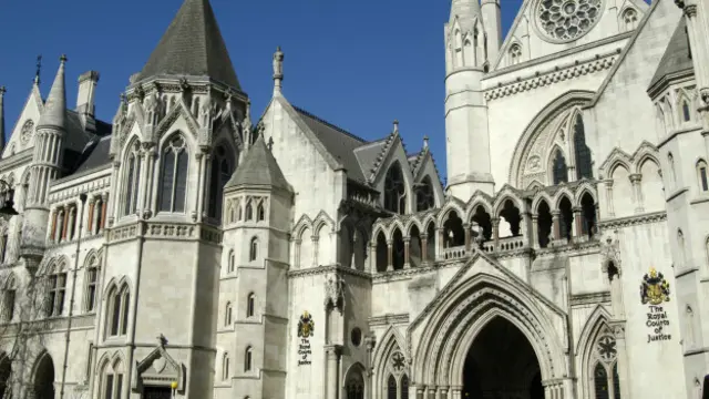 Здание суда в Лондоне