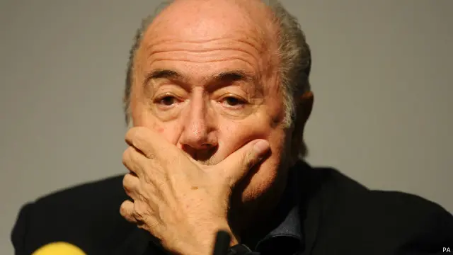 نفى سيب بلاتر، رئيس الفيفا، وجود أي خطر يهدد استضافة قطر لكأس العالم 2022.