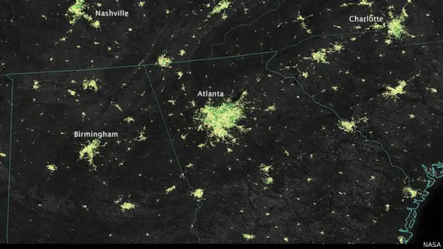 Imagen satelital nocturna de Estados Unidos.